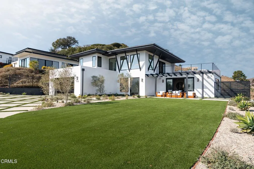 708 Skyview Terrace, Ventura, California 93003 home-pic-23